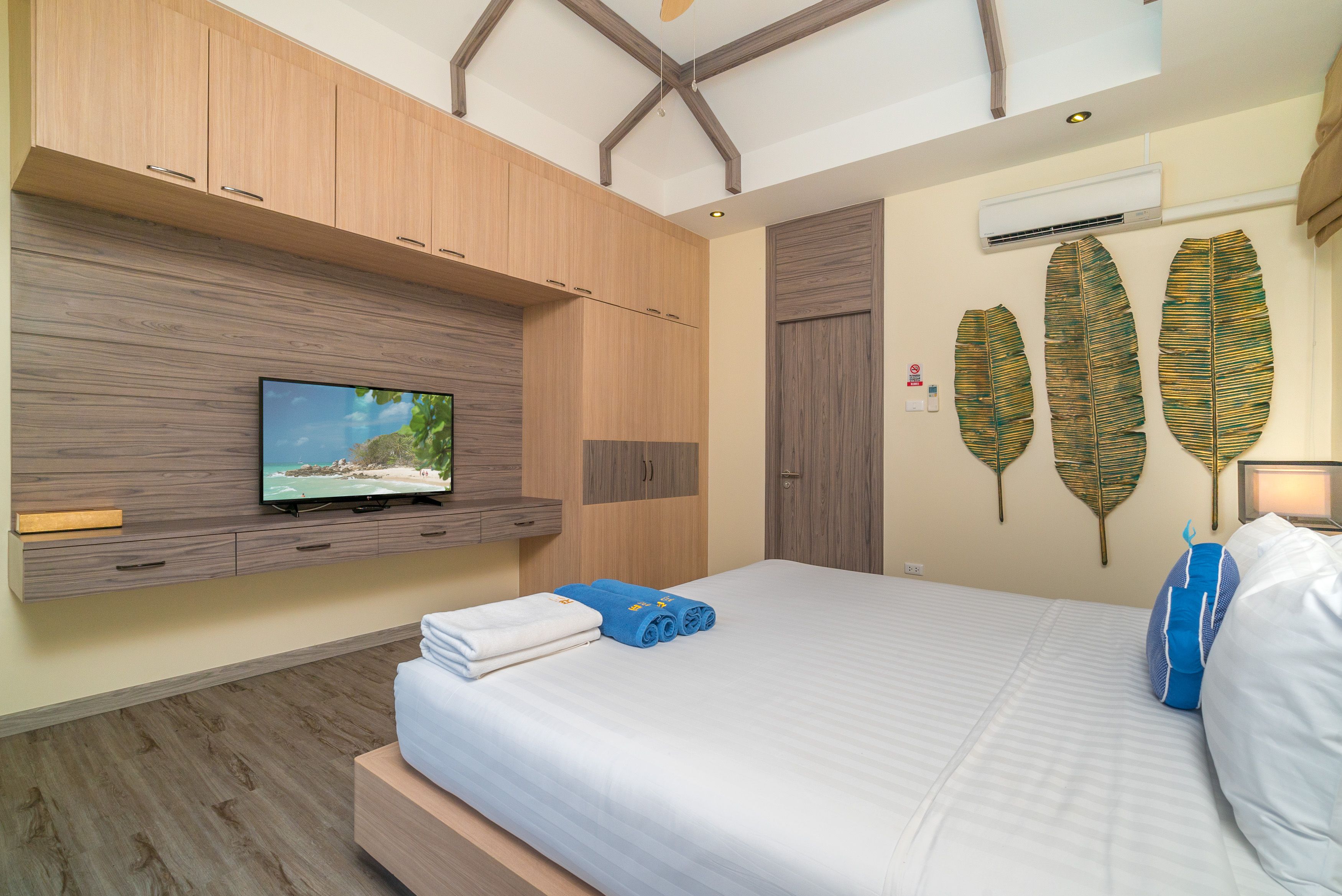 For Rent : Rawai, VIP Luxury Villa 5 Bedrooms 5 Bathrooms, Walk distance to the beach