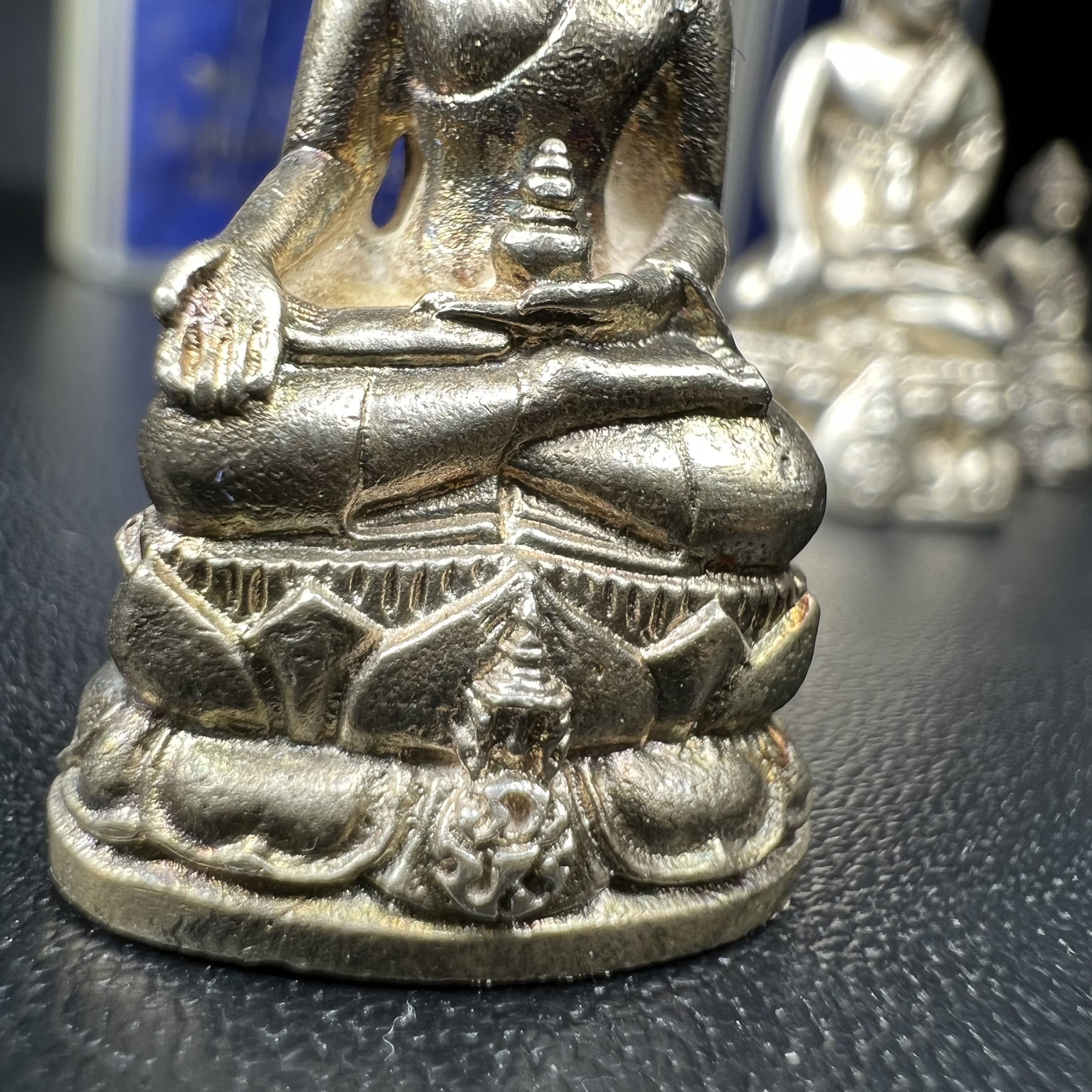 พระกริ่งนวปทุม ภปร.-พระชัยวัฒน์นวปทุม ภปร.-พระกริ่งไพรีพินาศ ภปร. รุ่นแรก วัดปทุมวนาราม ครบชุดเนื้อเงิน ปี2535(ในหลวงรัชกาลที่9เสด็จเททอง)(1ใน3000องค์)หายาก***เก็บทีเดียวครบชุดไปเลยรุ่นนี้ แนะนำ....ตอนนี้หายากแล้ว***