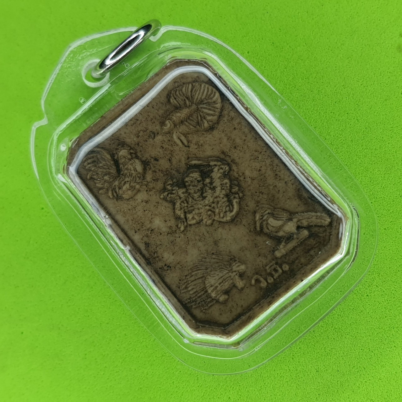 พระเครื่อง หลวงพ่อปาน สีน้ำตาล เลี่ยมกรอบ รุ่น กฤษฎาภินิหาร อำนาจ เมตตา แคล้วคลาด ไม่จน พระหลวงพ่อปาน พระแท้ หลวงพ่อปาน