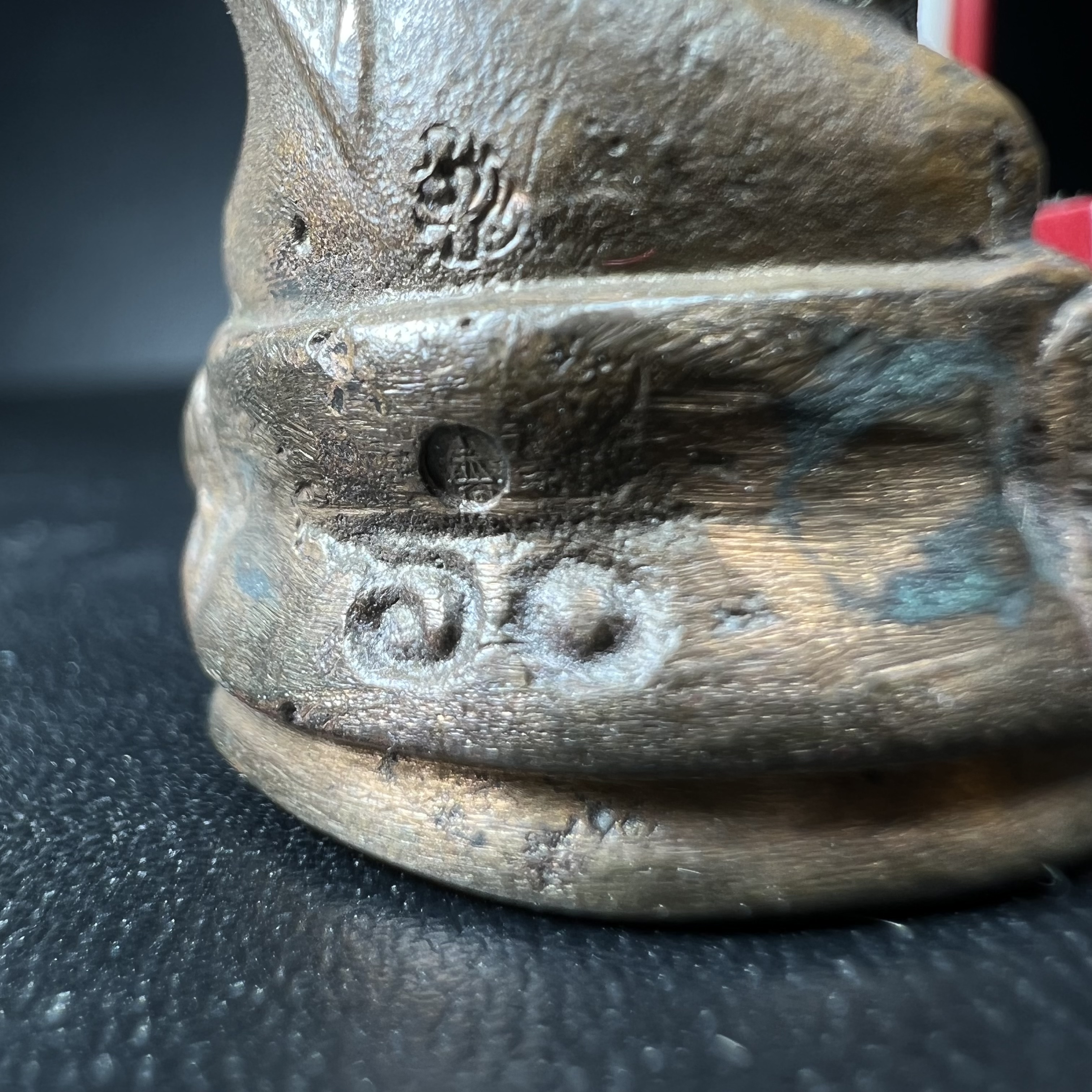 พระกริ่ง ภปร. 60 ปี ธรรมศาสตร์ สร้างเป็นที่ระลึกการสถาปนาครบรอบ 60 ปี มหาวิทยาลัยธรรมศาสตร์ ปี 2537(ในหลวงรัชกาลที่9 เสด็จเป็นประธานในพิธี)(พิธีใหญ่ เกจิที่มีชื่อเสียงมาร่วมปลุกเสกจำนวนมาก ชนวนมาลสารเก่าเข้มขลัง )**ของดีธรรมศาสตร์ที่ศิษย์เก่าไม่ควรพลาด**