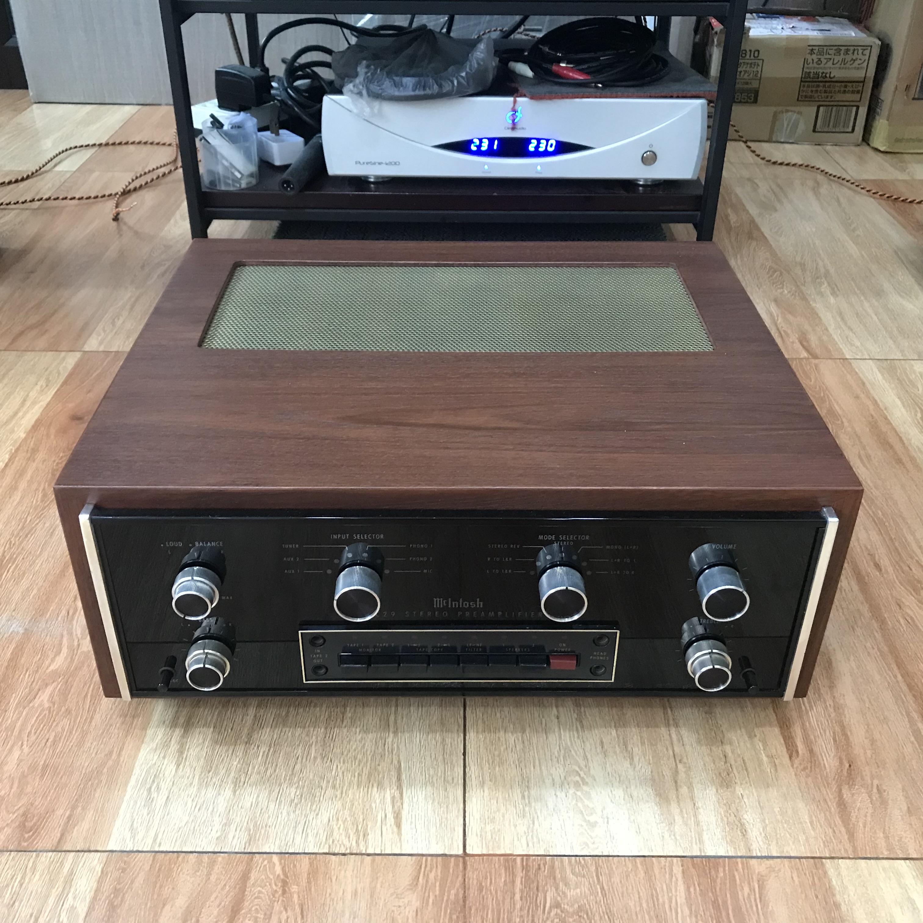 Pre Amp ยี่ห้อ Mcintosh รุ่น C29 (Made in USA) ไฟ 220Volts