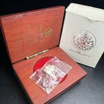 พระพิฆเนศ พิมพ์ลอยองค์ รุ่นแรก กรมศิลปากร ปี 2540 เนื้อเงิน ผิวเดิมติดรุ้งๆ(ซีนซองเดิมพร้อมกล่องไม้และกล่องกระดาษครบชุด)พิธีใหญ่ เข้มขลัง มวลสารศักดิ์สิทธิ์ (เทพเจ้าแห่งความสำเร็จและศิลปวิทยาการ)ยอดนิยมหายาก