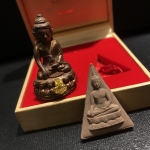 พระกริ่งเจริญโภคทรัพย์ พระพิมพ์จิตรลดา ที่ระลึกโครงการหลวง ปี2539(ชุดกรรมการหายาก)(1ใน1999ชุด)