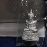 พระแก้วมรกต เนื้อเงินทรายนวลขัดเงา กรมสรรพสามิตจัดสร้างขึ้นเนื่องในโอกาสครบรอบ 64 ปีของกรมสรรพสามิต และเนื่องในวโรกาสที่พระบาทสมเด็จพระเจ้าอยู่หัวทรงครองราชย์ครบ 50 ปีในปีกาญจนาภิเษก เมื่อ พ.ศ.2539