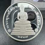 เหรียญพระพุทธโสธร รุ่นนานาชาติ(รุ่นแรก) วัดโสธรวรารามวรวิหาร ปี 2537 พิมพ์โสธรสองหน้า เนื้อเงินขัดเงา ขนาด 3.2 มม. จากโรงงานกษาปณ์เพิร์ธ ประเทศออสเตรเลีย(PERTH MINT AUSTRALIA) อันโด่งดังระดับโลก สภาพสวยพร้อมกล่องเดิมครบสมบูรณ์ (1 ใน 5000 เหรียญ)