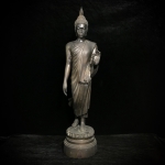 พระบูชา 25พุทธศตวรรษ พระศรีศากยะทศพลญาณ ประธานพุทธมณฑลสุทรรศน์ ปี 2530 ตราสัญลักษณ์ ในมหาวาระพระชนมพรรษา ครบ 5 รอบ 60 พรรษา เมื่อ 5 ธันวาคม พ.ศ. 2530 หมายเลข (๑๕)๓๖๕ ขนาดความสูง 15 นิ้ว รวมฐานสูง 18 นิ้ว(นิยมหายาก)