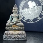 พระกริ่งไพรีพินาศ วัดบวรนิเวศวิหาร ปี2538 การไฟฟ้าส่วนภูมิภาคจัดสร้าง เนื้อเงิน(สภาพผิวเดิม ขึ้นสีรุ้งธรรมชาติ สวยแบบนิยม)พร้อมกล่องบรรจุเดิม หมายเลข ๑๘๘๗