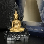 พระพุทธชินราช ภปร. โครงการ เพราะแผ่นดินนี้คือแผ่นดินเกิด เนื้อเงินชุบทองคำซุ้มรมดำ ปี2551 ขนาดหน้าตัก1/2นิ้ว (สวยงามหายาก)1ใน5000องค์