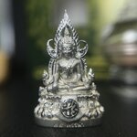 พระพุทธชินราช(จำลอง) ภปร. 84 พรรษา เนื้อเงินชุบทองคำขาว พิมพ์เล็กขนาดหน้าตัก 1/4 นิ้ว (สภาพสวยเดิม)(เลขสวย นัมเบอร์ 2666) )(พระราชทานมวลสาร จิตรลดาและเส้นพระเจ้า(เส้นผม))