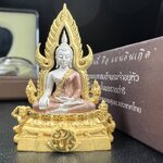 พระพุทธชินราช ภปร. โครงการ "เพราะแผ่นดินนี้ คือ แผ่นดินเกิด" ปี2548(รุ่นแรก) ลอยองค์ หน้าตัก 1/2 นิ้ว เนื้อเงินสามกษัตริย์ พุทธศิลป์งดงามทรงคุณค่า รุ่นยอดนิยม