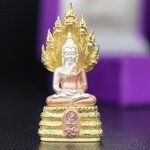 พระนาคปรก สธ. รุ่นสร้างพระอุโบสถเฉลิมพระเกียรติ 4 รอบ 84 พรรษา สมเด็จพระเทพรัตนราชสุดาฯ วัดบวรนิเวศวิหาร ปี 2543 พิมพ์เล็ก เนื้อเงินบริสุทธิ์ ชุบสามกษัตริย์แบบพ่นทรายขัดเงาบางส่วน(สภาพ สวย )พิธีใหญ่ พุทธศิลป์งดงาม หายาก (1 ใน 2999 องค์)