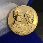 เหรียญสองพระองค์ในหลวง-พระราชินี พระราชทาน สภาพสวยกล่องบรรจุเดิม