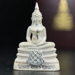 พระพุทธโสธร(หลวงพ่อโสธร) รุ่นสร้างอุโบสถ ปี2539 เนื้อเงินทรายนวลขัดเงาบางส่วน ลอยองค์พิมพ์ใหญ่ สภาพสวยกล่องบรรจุเดิมครบสมบูรณ์(งานแพรนด้า จิวเวลรี่)สวยงดงาม