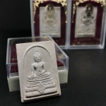 พระพุทธชินสีห์ ภปร ทันโตเสฏโฐ ปี 2533 พิมพ์ใหญ่ (วัตถุมงคลหนึ่งเดียวที่มีผงฟันในหลวงรัชกาลที่9 พระราชทานให้จัดสร้าง)