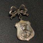 เหรียญในหลวงรัชกาลที่9 รุ่นจอมทัพไทย ปี2507 เจ้าคุณนรฯ วัดเทพศิรินทร์ อธิษฐานจิตปลุกเสก เนื้ออัลปาก้าชุบนิเกิ้ล พร้อมเข็มกลัดยันต์น้ำเต้าเจ้าคุณนรฯ