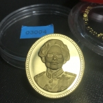 เหรียญสมเด็จย่า 5 แผ่นดิน รศ 119 - รศ 214 พิธีวัดบวรนิเวศ ปี 2539 เนื้อทองคำ(หมายเลข 3004)สภาพสวยพร้อมกล่องบรรจุเดิม