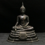 จักรพรรดิแห่งพระบูชา ภปร พระพุทธรูป ภปร รุ่นแรก(กฐินต้น) พ.ศ.2506 วัดเทวสังฆาราม(วัดเหนือ)จังหวัดกาญจนบุรี หน้าตัก5นิ้ว(ในหลวงรัชกาลที่9เสด็จเททอง)