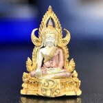 พระพุทธชินราช ภปร. โครงการ เพราะแผ่นดินนี้คือแผ่นดินเกิด เนื้อเงินชุบสามกษัตริย์ ปี2551 ขนาดหน้าตัก1/4นิ้ว (สวยงามทรงคุณค่า อีกหนึ่งรุ่นยอดนิยมหายาก) (สภาพคัดสวย กล่องบรรจุเดิมครบ)