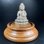 พระบูชาพุทธอุดมสมบูรณ์(พระปุ้มปุ้ย)องค์ปฐมบท เนื้อทองล่ำอู่ ปี2534 วัดบวรนิเวศวิหาร องค์นี้ถือได้ว่าเป็นองค์ปฐมบท พระบูชาพุทธอุดมสมบูรณ์ ซึ้งหาพบเจอยากมากในปัจจุบัน บูชาไม่มีอดอยาก มีความอุดมสมบูรณ์สมตามลักษณะและมงคลนามตามชื่อ ตามปรารถนา(1ใน200องค์)