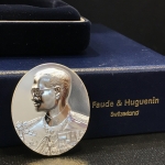 เหรียญรัชกาลที่9 ที่ระลึกสร้างพระมหาธาตุเจดีย์ภักดีประกาศ เนื้อเงินสวิส 15 กรัม(ขัดเงา)สภาพสวยมาก พร้อมกล่องเดิมๆ