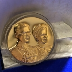เหรียญสองพระองค์ในหลวง-พระราชินี พระราชทาน สภาพสวยกล่องบรรจุเดิม