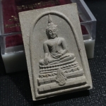 พระพุทธชินสีห์ ภปร ทันโตเสฏโฐ ปี 2533 พิมพ์ใหญ่ (วัตถุมงคลหนึ่งเดียวที่มีผงฟันในหลวงรัชกาลที่9 พระราชทานให้จัดสร้าง)