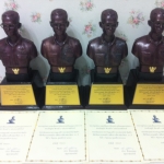 พระบรมรูปในหลวง กองราชองครักษ์ รุ่น2 ปี2539 เป็นแบบฐานสูง(เดิมจากผู้จัดสร้าง)(หายาก)