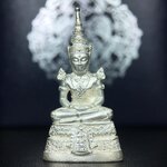 พระแก้วมรกต กรมสรรพสามิตจัดสร้างขึ้นเนื่องในโอกาสครบรอบ 64 ปีของกรมสรรพสามิต และเนื่องในวโรกาสที่พระบาทสมเด็จพระเจ้าอยู่หัวทรงครองราชย์ครบ 50 ปีในปีกาญจนาภิเษก เมื่อ พ.ศ.2539 เนื้อเงินทรายนวลขัดเงา พร้อมกล่องบรรจุเดิม