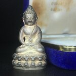 พระกริ่งรุ่นสร้างเจดีย์ วัดคีรีวิหาร ปี 2538 เนื้อเงิน(สภาพผิวสวยเดิม) ที่ระลึกในวาระครบ 5 รอบของ สมเด็จพระวันรัต(จุนท์ พฺรหฺมคุตฺโต) วัดบวรนิเวศวิหาร(เนื้อเงินตอกโค๊ตด้านหลังและเลขใต้ฐาน องค์นี้หมายเลข 360(ผลรวมได้9 เลขมงคล))(1 ใน 561 องค์)หายาก!!