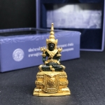 พระแก้วมรกตลอยองค์ ภปร.หน้าตัก 1/2 นิ้ว จัดสร้างโดย รพ.ภูมิพลฯ ปี2547 เนื้อเรซินหุ้มทองคำ