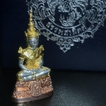 พระแก้วมรกต กรมสรรพสามิตจัดสร้างขึ้นเนื่องในโอกาสครบรอบ 64 ปีของกรมสรรพสามิต และเนื่องในวโรกาสที่พระบาทสมเด็จพระเจ้าอยู่หัวทรงครองราชย์ครบ 50 ปีในปีกาญจนาภิเษก เมื่อ พ.ศ.2539 เนื้อเงินรมดำขัดเงา(ชุบสามกษัตริย์ใหม่)พร้อมกล่องบรรจุเดิม