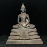 พระบูชาพระพุทธโสธร ภปร. รุ่นย้อนยุค ปี2539 กาญจนาภิเษกครองราชสมบัติครบ 50ปี หน้าตัก 7นิ้ว หมายเลข00742