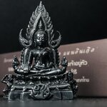 พระพุทธชินราช ภปร. โครงการ "เพราะแผ่นดินนี้ คือ แผ่นดินเกิด" ปี2548(รุ่นแรก) ลอยองค์ หน้าตัก 1/2 นิ้ว เนื้อเงินรมดำ