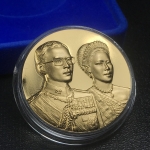 เหรียญสองพระองค์ในหลวง-พระราชินี พระราชทาน สภาพสวยกล่องบรรจุเดิม