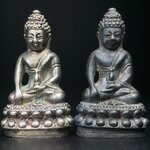 พระกริ่งศาสดา ภปร. วัดบวรนิเวศวิหาร ปี 2532 จัดสร้างในโอกาสสองทศวรรษรามาธิบดี เพื่อศูนย์การแพทย์สิริกิติ์ เนื้อเงิน+เนื้อนวโลหะ(1ชุดรวม 2 องค์) (พิธีใหญ่ มวลสารมงคล สวยงามเข้มขลัง)สมเด็จพระญาณสังวร สมเด็จพระสังฆราชฯเสด็จเททอง