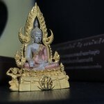 พระพุทธชินราช ภปร. โครงการ "เพราะแผ่นดินนี้ คือ แผ่นดินเกิด" ปี2548(รุ่นแรก) ลอยองค์ หน้าตัก 1/2 นิ้ว เนื้อเงินสามกษัตริย์