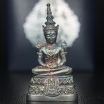 พระแก้วมรกต กรมสรรพสามิตจัดสร้างขึ้นเนื่องในโอกาสครบรอบ 64 ปีของกรมสรรพสามิต และเนื่องในวโรกาสที่พระบาทสมเด็จพระเจ้าอยู่หัวทรงครองราชย์ครบ50ปีเมื่อ พ.ศ.2539 เนื้อเงินทรายนวลขัดเงา(ผิวเดิมๆขึ้นสีรุ้งธรรมชาติสวย(สเน่ห์พระเนื้อเงินสีสันที่ธรรมชาติสรรค์สร้าง)