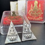 พระกำลังแผ่นดิน (สมเด็จจิตรลดา2) จัดสร้างเฉลิมพระเกียรติ ร.9 ครองราชย์ 50 ปี 2539 เนื้อนวโลหะ+เนื้อนวโลหะ(1ชุดรวม2องค์)(สร้างน้อยหายาก)พร้อมกล่องบรรจุเดิมครบสมบูรณ์(1ใน2539องค์)