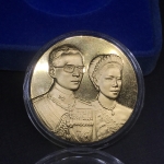 เหรียญสองพระองค์ในหลวง-พระราชินี พระราชทาน สภาพสวยกล่องบรรจุเดิม