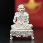 รูปหล่อหลวงพ่อเงิน วัดบางคลาน จ.พิจิตร พิมพ์หน้าเหมือนหลวงพ่อ "รุ่น 91 ปี กรมเสมียนตรา" กระทรวงกลาโหมจัดสร้างในปี 2543 พุทธาภิเษกใหญ่ 3 วัด 3พิธีวัดสุทัศน์ /วัดบางคลาน/วัดพระแก้ว เนื้อเงินปัดเงา(หายาก) พุทธศิลป์งดงามมากหายาก(ตอกโค๊ตหมาย ๑๖)