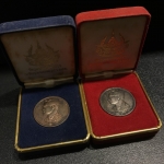 เหรียญพระบรมรูปคุ้มเกล้า รพ.ภูมิพล ปี2522 (ในหลวงเททอง) เนื้อนวโลหะ+เนื้อเงิน พิมพ์ใหญ่ พร้อมกล่องเดิมยุคแรก(หายาก)