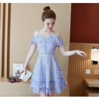 ชุดเดรสสั้นผ้าลูกไม้สีฟ้าอมม่วง เปิดไหล่หวานเซกซี่สวยๆ SIZE M