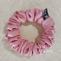 Scrunchie satin ยางรัดผม โดนัท รุ่นผ้าซาตินเนื้อผ้าบางเบา นุ่ม ลื่น สวยหรู SIZE S 7cm. สี Red Blush