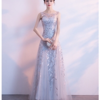 ชุดเดรสยาวผ้าโปร่งปักเลื่อมลายใบไม้สีเทา คอกลม แขนกุด กึ่งทรงปล่อย สวยหรู SIZE L