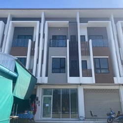 For Sales : Chaofah, 3-Storey Commercial Building, 3 Bedrooms 4 Bathrooms