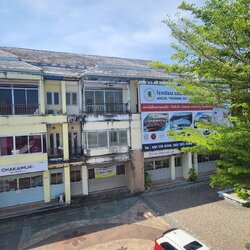 For Rent : Kohkaew, 3-Story commercial buildings, 2 Bedrooms