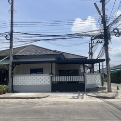 For Rent : Chalong, One-story townhome, 3 bedrooms 2 bathrooms