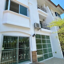 For Rent : Ratsada, 3-Story Townhouse, 3 Bedrooms 3 Bathrooms