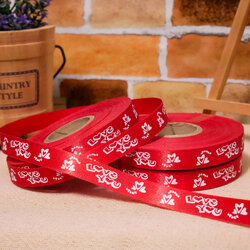 ริบบิ้นผ้าสีแดง พิมพ์ลาย Love You Triple Heart ขนาด 1.2 cm.