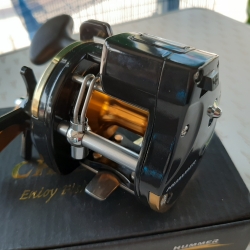 รอกเบส รุ่น CHAMPION HUMMER HM2000 PRO Baitcasting